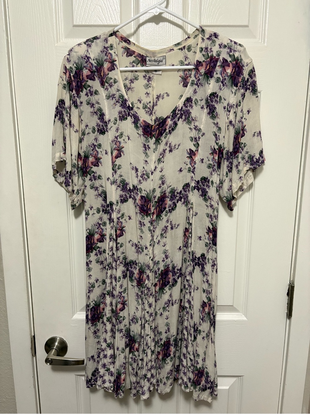 *Nostalgia Vintage 90’s Cream Purple Floral V-Neck Crinkle Short Sleeve Dress#IR
